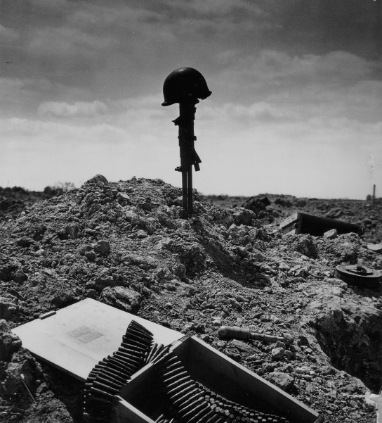 Soldiers-Grave-WWIIjpg